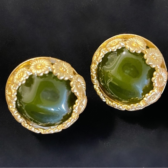 ✨Beautiful Retro Style Dark Green Cabochon Earrings - Picture 3 of 3